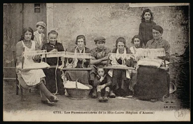 Postkarte, die Polstermöbelhersteller in der Region Auzon, um 1900 darstellt